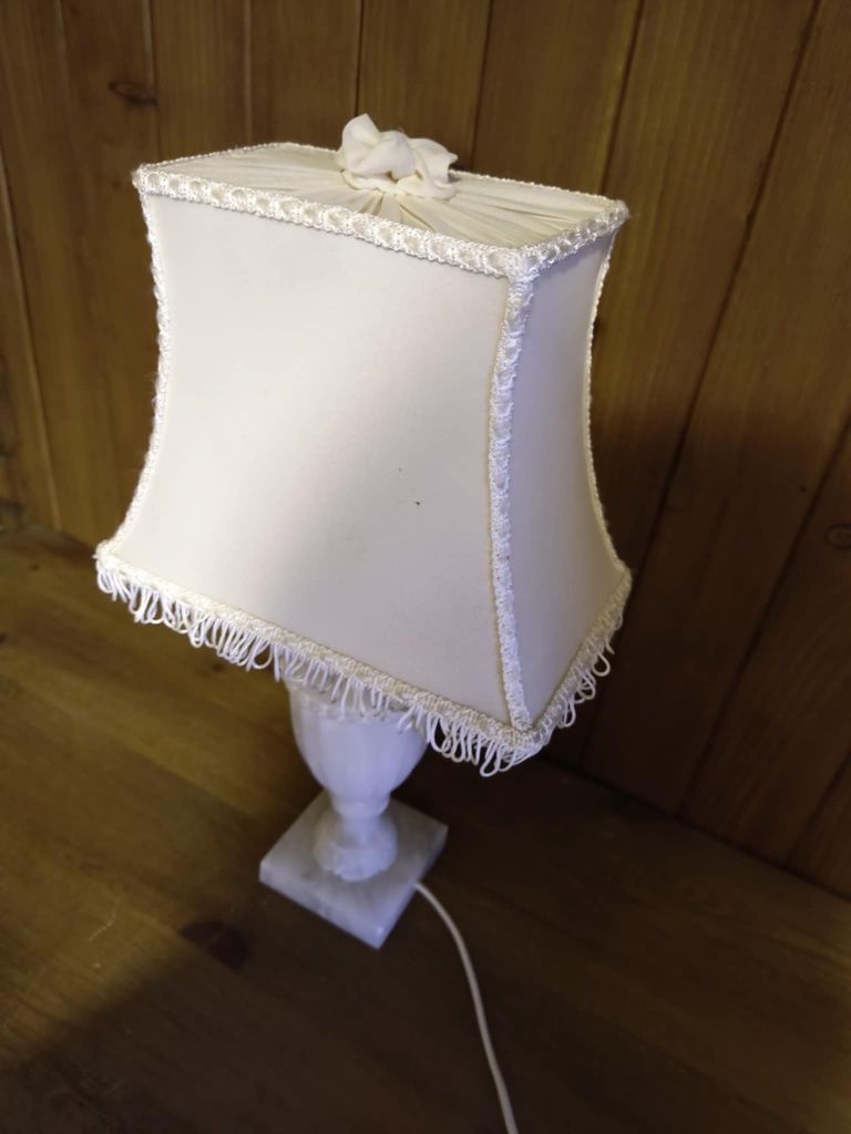 Lampka nocna abażurowa, kremowa, stylowa, kamienna lampa