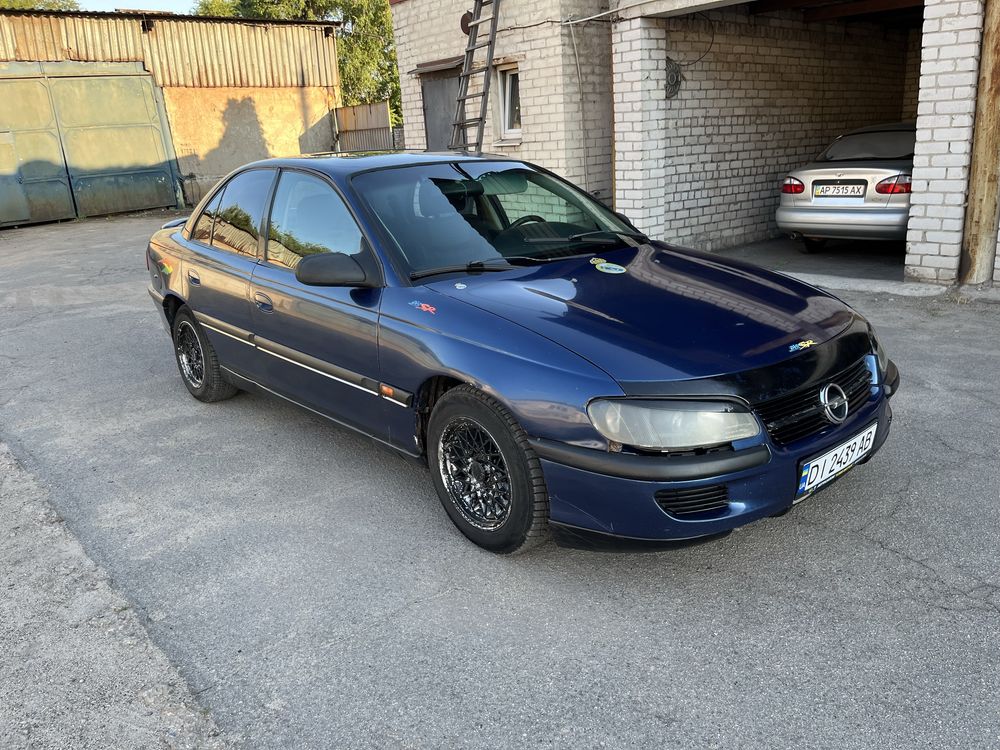 Опель омега 1995 год 2.0 газ бензин