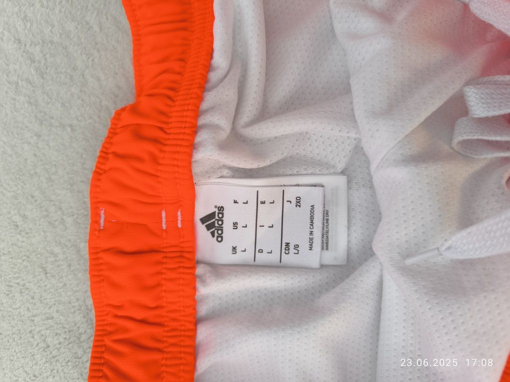 Sprzedam spodenki adidas L