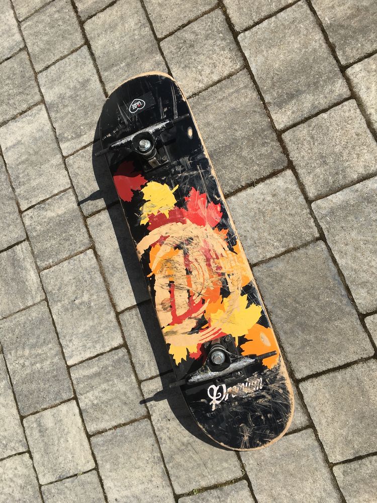 Deskorolka, blat, trucki (roman, premium skateboarding)