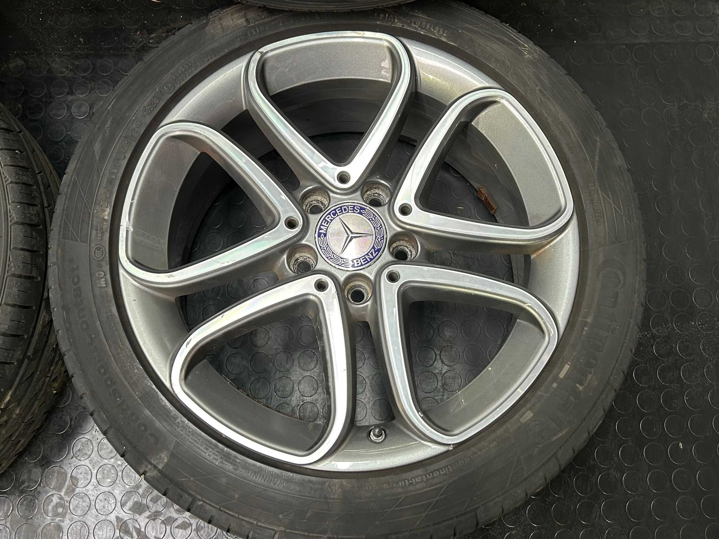 Jantes com pneus Mercedes Classe A (2015) (Furação: 5x112)