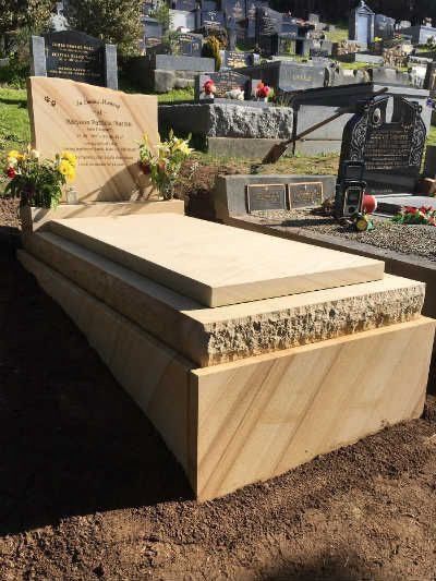 Козацький хрест, пам'ятники з каменю