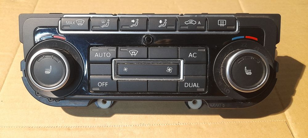 VW Passat B7  Panel klimatyzacji