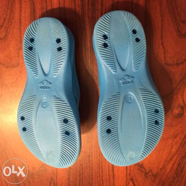 Chinelos de natação / praia de criança nº31 (marca Arena)