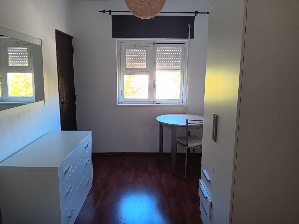 Quarto em apartamento
