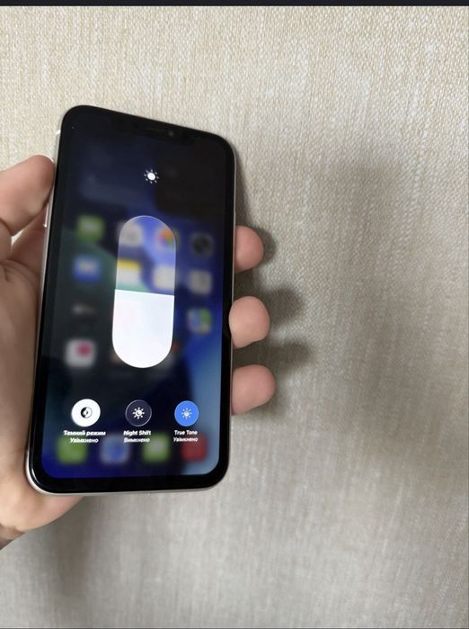 Продам 11 айфон на 128