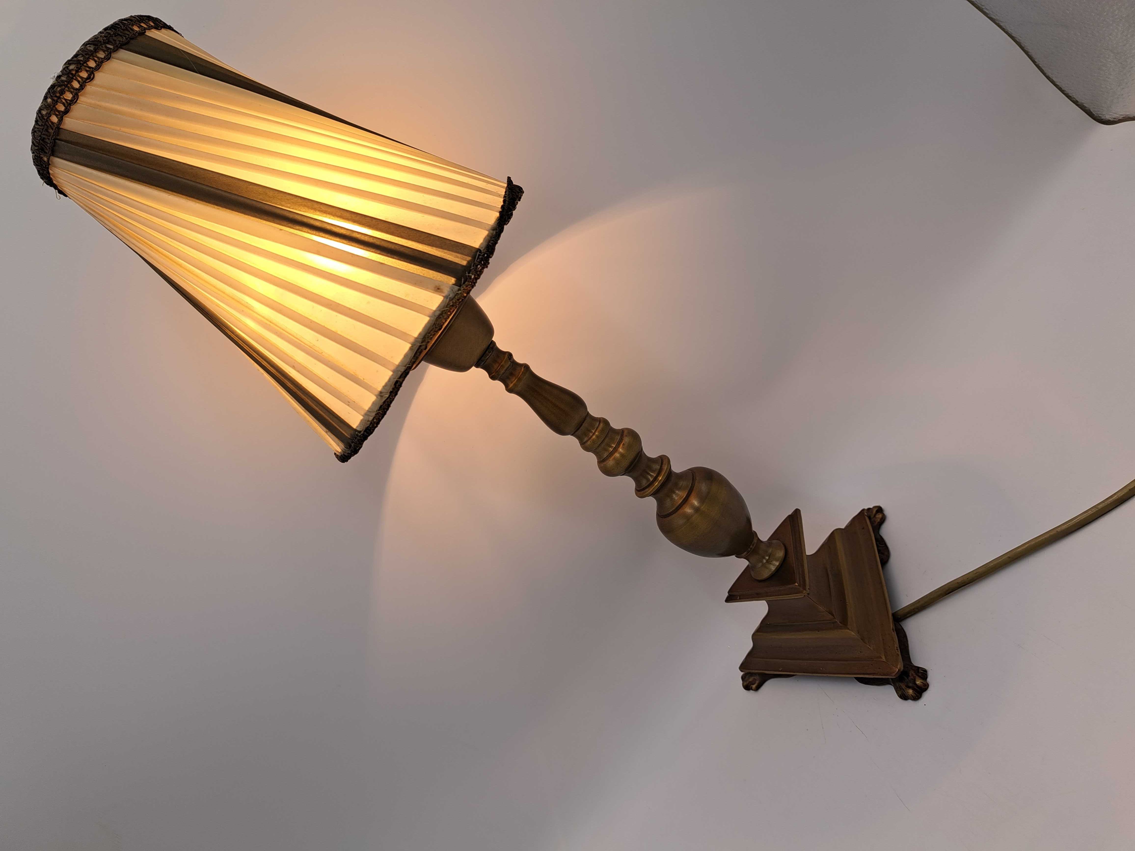 Lampa stołowa nocna mosiężna trójkątna podstawa beżowo brązowy abażur