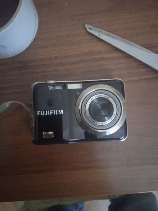Aparat fotograficzny Fujifilm.