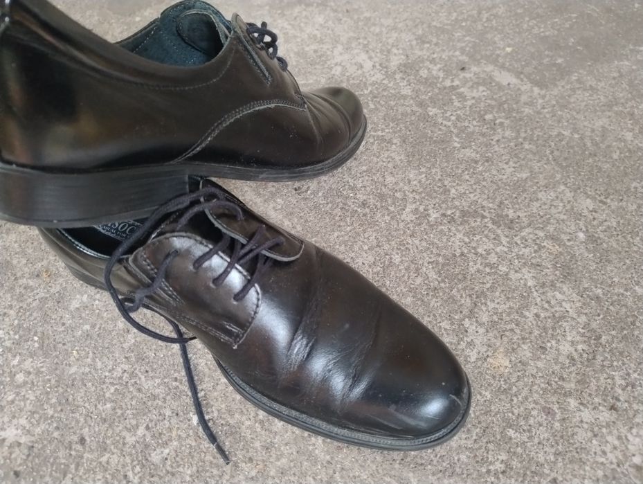 Czarne buty chłopięce Lasocki rozmiar 38