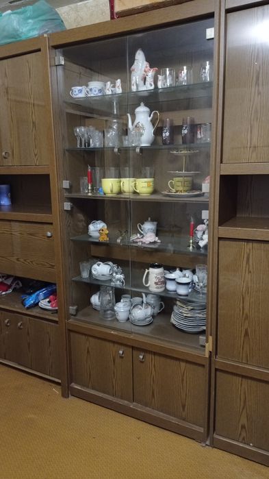 стінка в кімнату