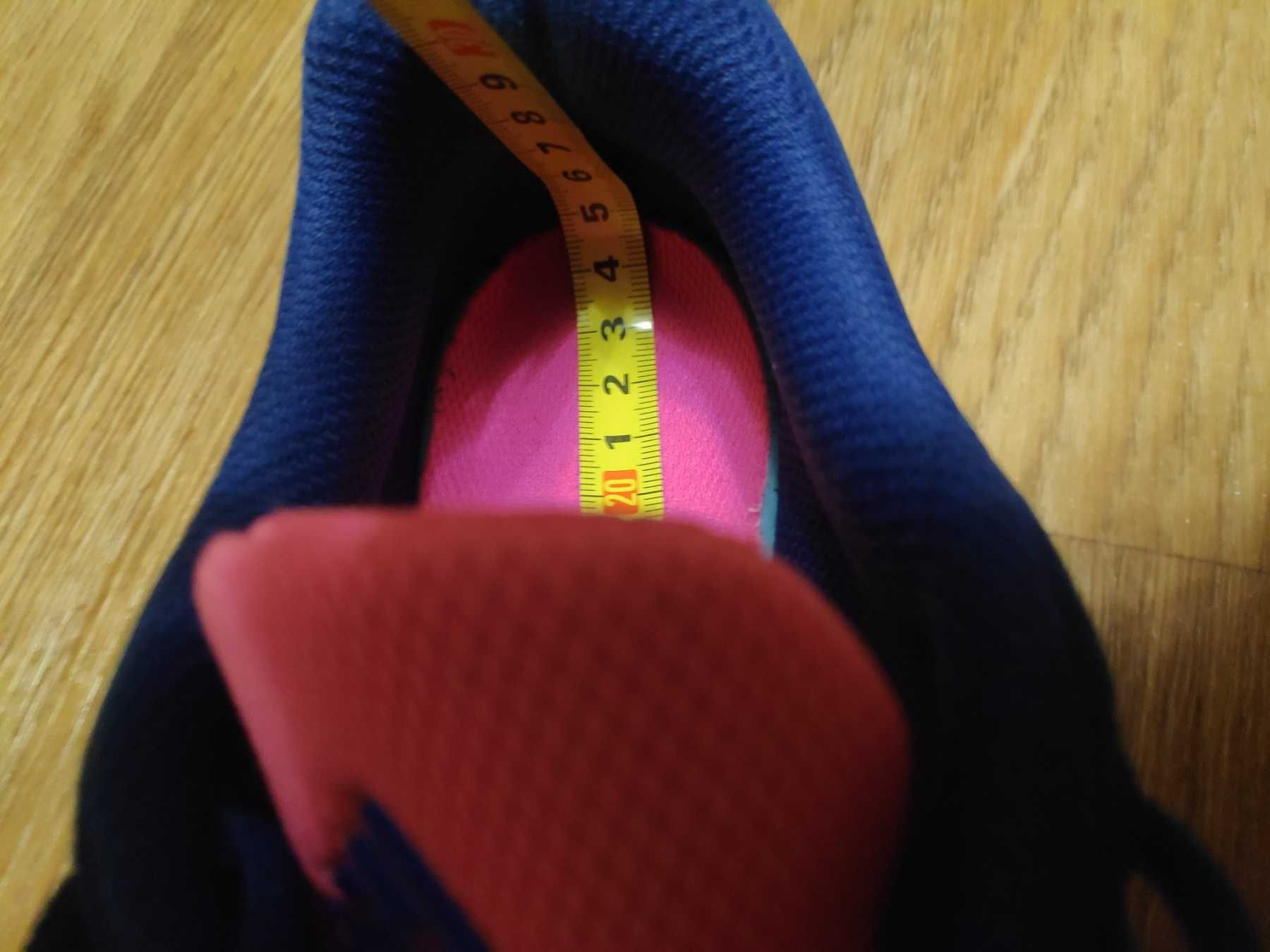 Кроссовки Adidas Essential Fun II (40 размер)