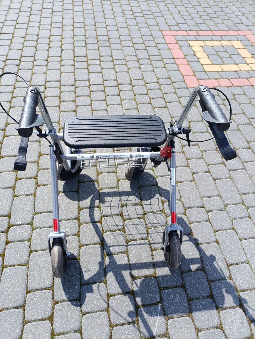Chodzik balkonik dla osób starszych