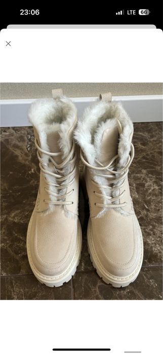 Чоботи черевики ботінки на шнурках замшеві нубук бежевого кольору