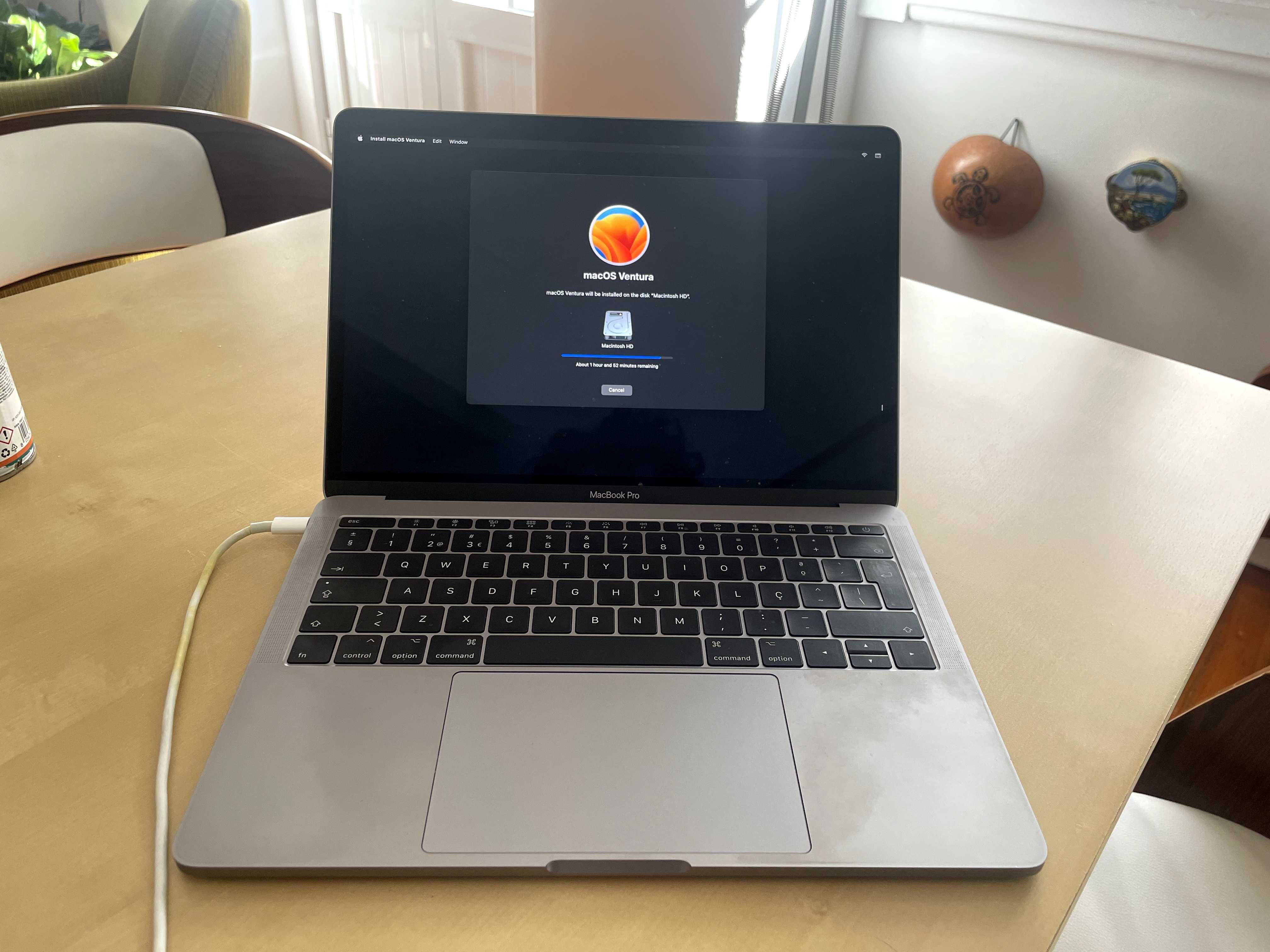 MacBook Pro (13", 2017) • QWERTY - Português