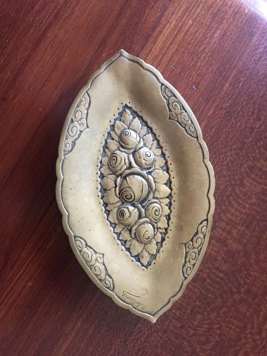 Cinzeiro ou Aneleira Assinado