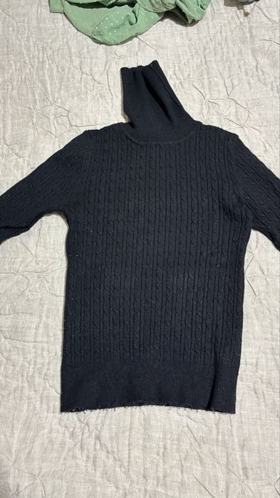 Camisola preta de gola