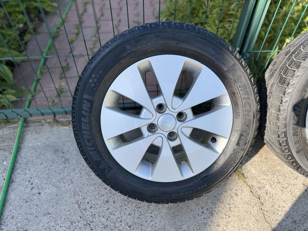 Діски Kia Rio R15 оригінал з резиною Michelin ЗИМА. 185/65 R15