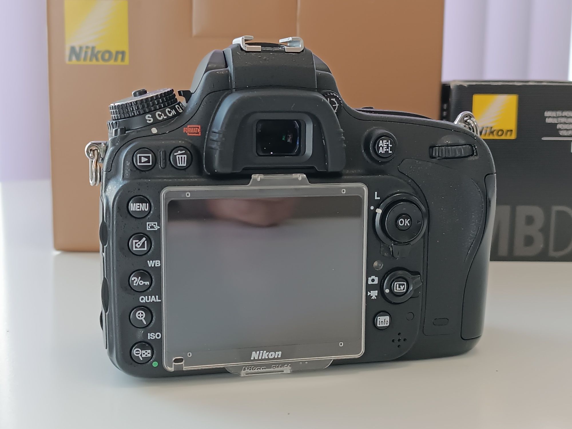 Nikon D610 com oferta de Grip original Nikon
