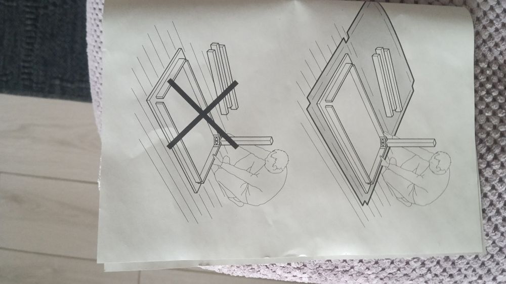 Продам столик новый.