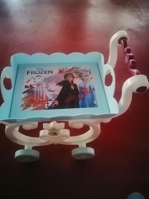 Frozen carrinho de servir