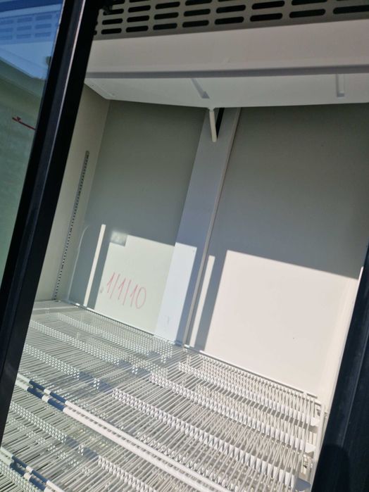 Witryna chłodnicza 900 litr,NoFrost-chłodnia lodówka