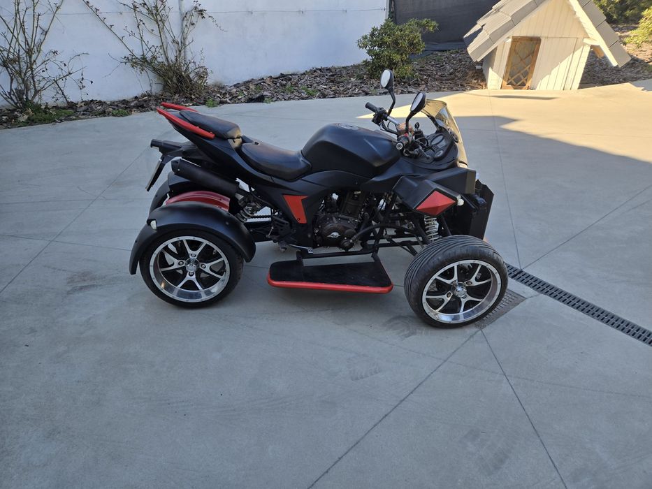 Quad szosowy 250 cc JAK NOWY bardzo mały przebieg . Kategoria B