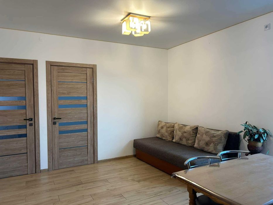 Подобово оренда квартири . Місто Кременець, район поліклініки