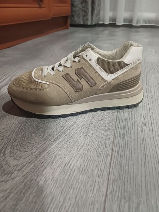 Продам  кросівки