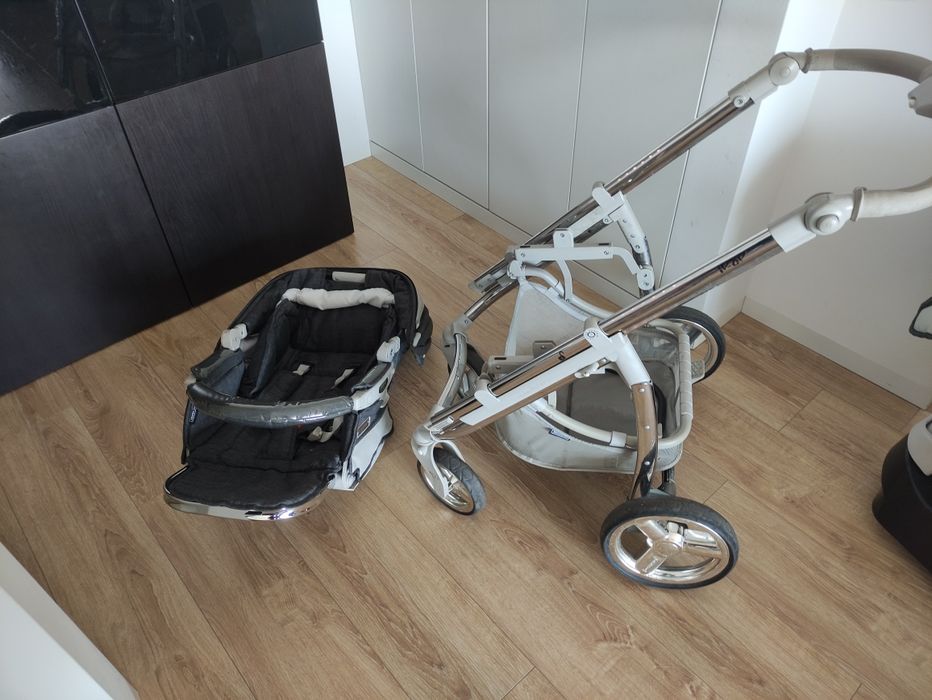 Conjunto Bébécar Carrinho Ovo Alcofa Base Isofix