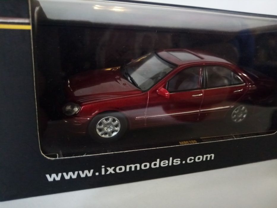 Mercedes-Benz S500(W220) 1:43 IXO