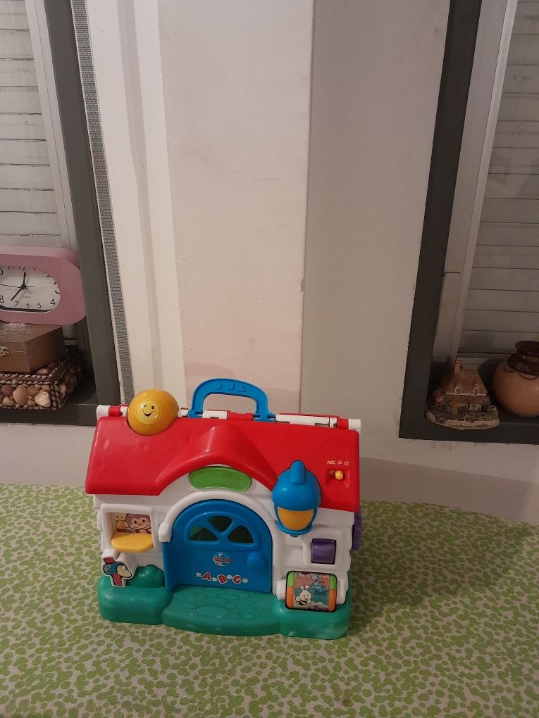 Vendo Casa de Brincar para Criança FISHER PRICE muito bonita como nova