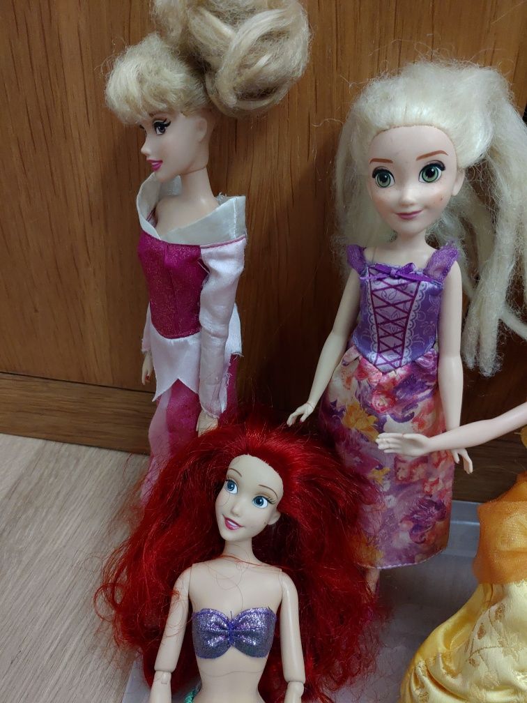 Bonecas oficiais Disney