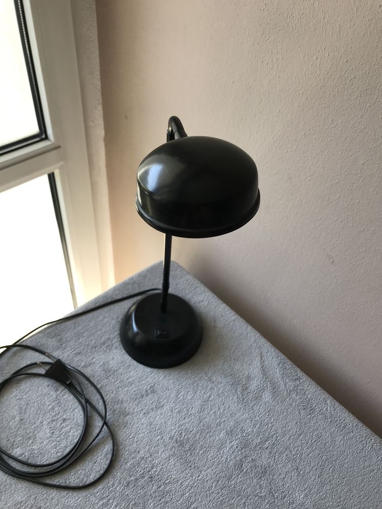 Lampka biurkowa czarna