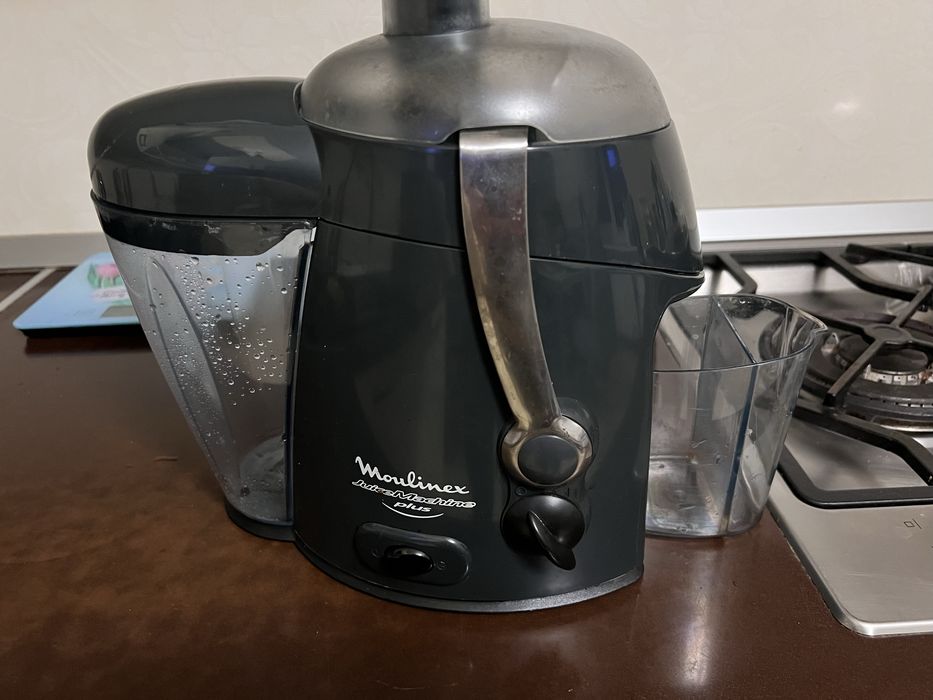 Соковижималка в гарному стані робоча ціна договірна