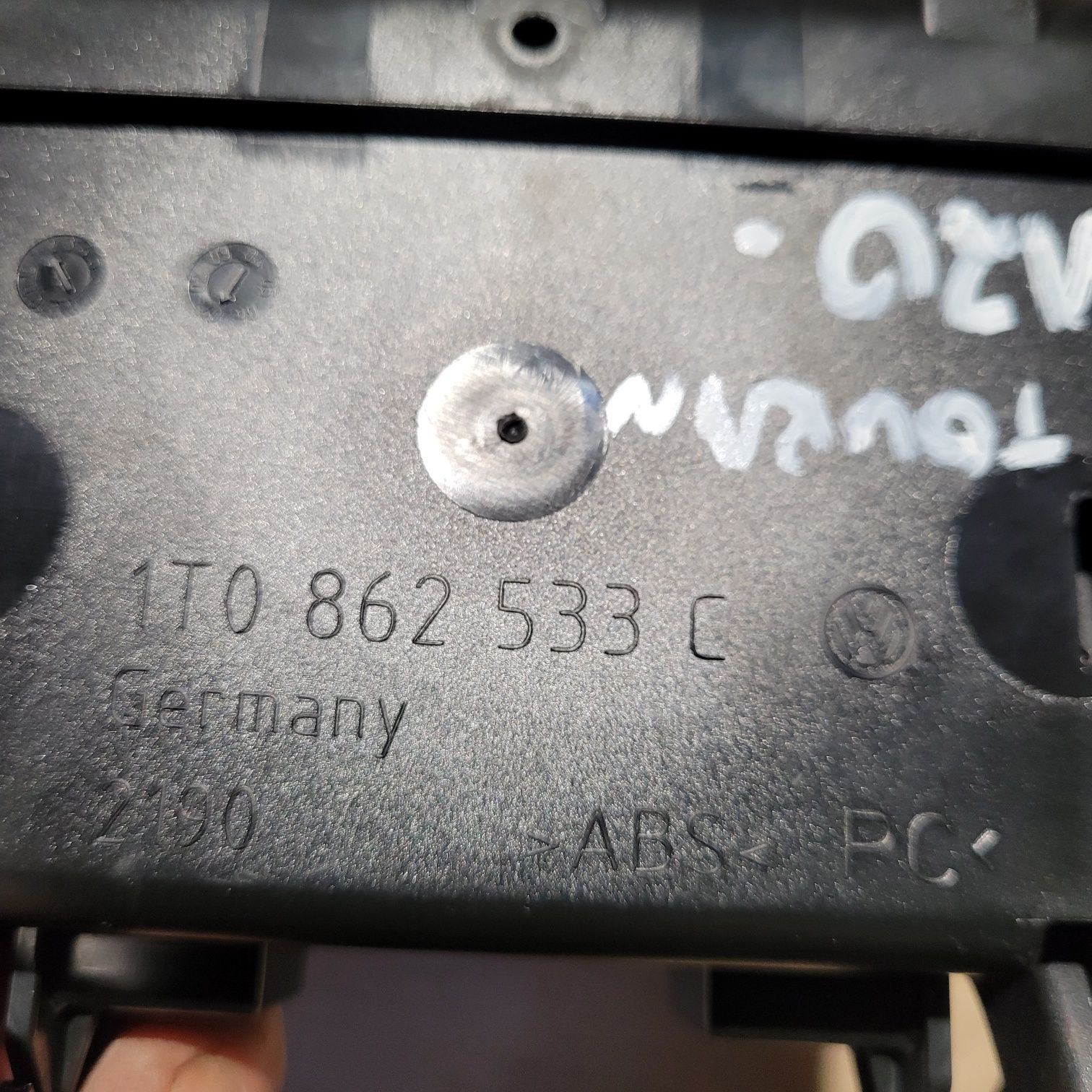 Uchwyt na kubek na napoje tunelu środkowego tył vw Touran I