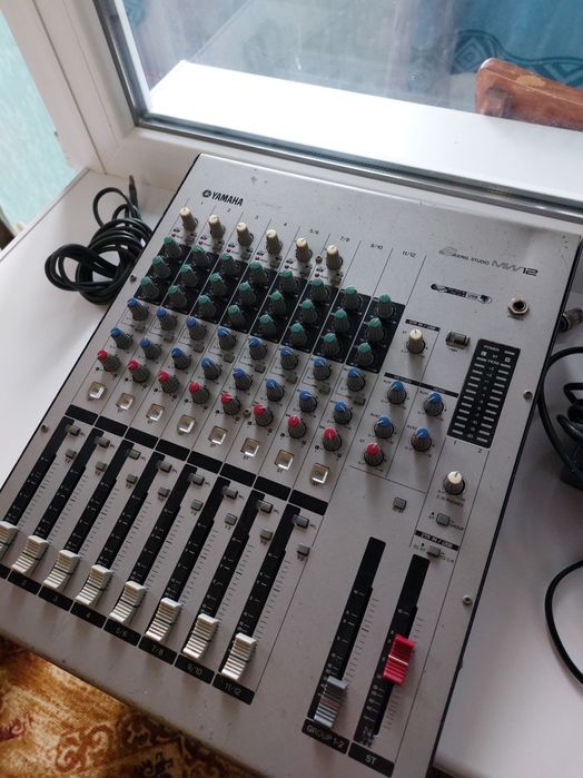 Продам СРОЧНО! Микшерный пульт Yamaha MW12 USB  Аудиоинтерфейс