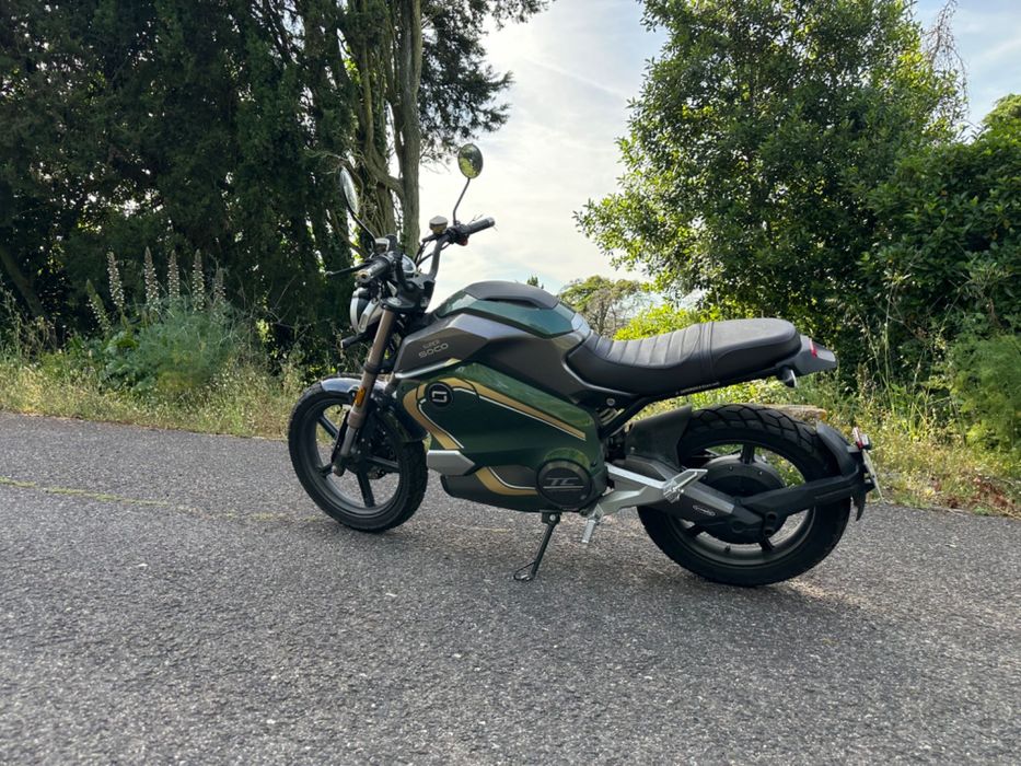 Moto elétrica Super soco tc wanderer  apenas 3000km