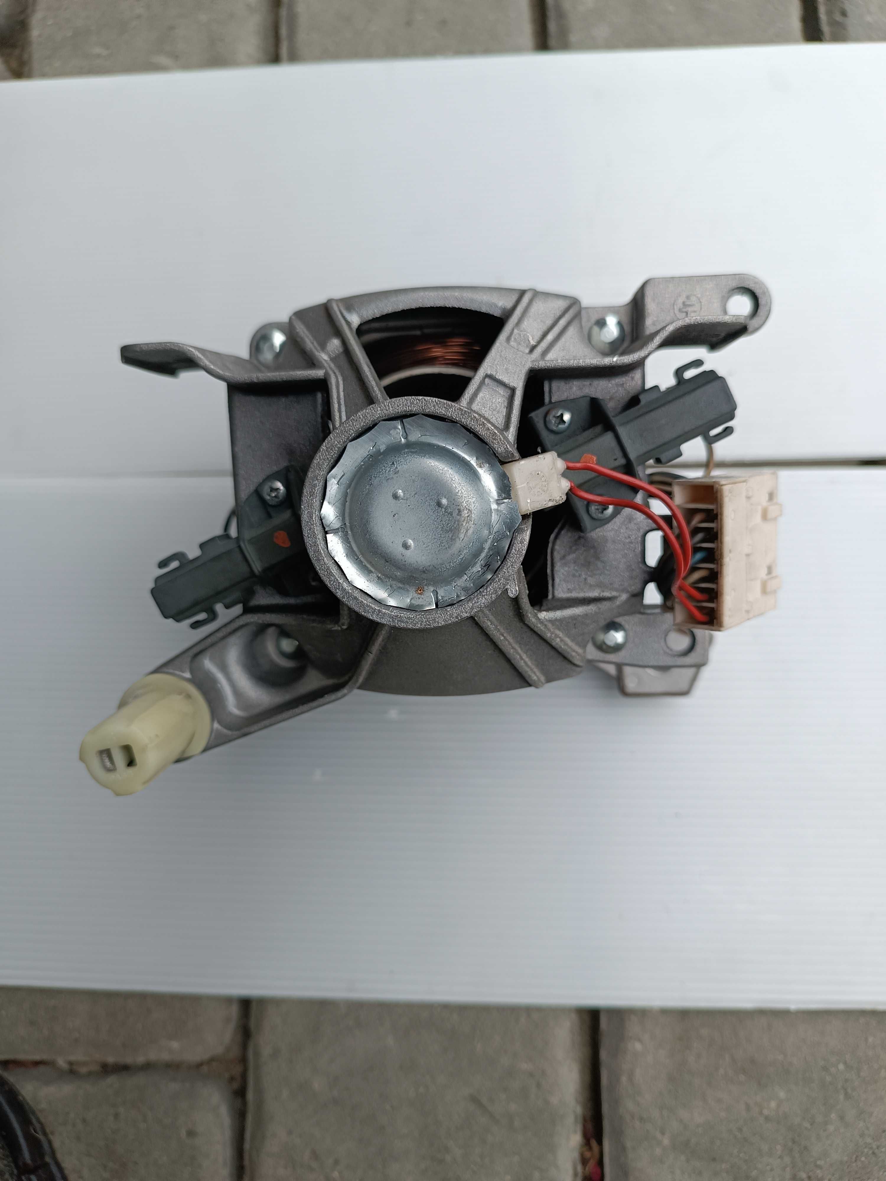 Silnik pralki Whirlpool AWO/D 43136