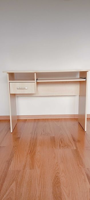Biurko pod komputer (mało używane)