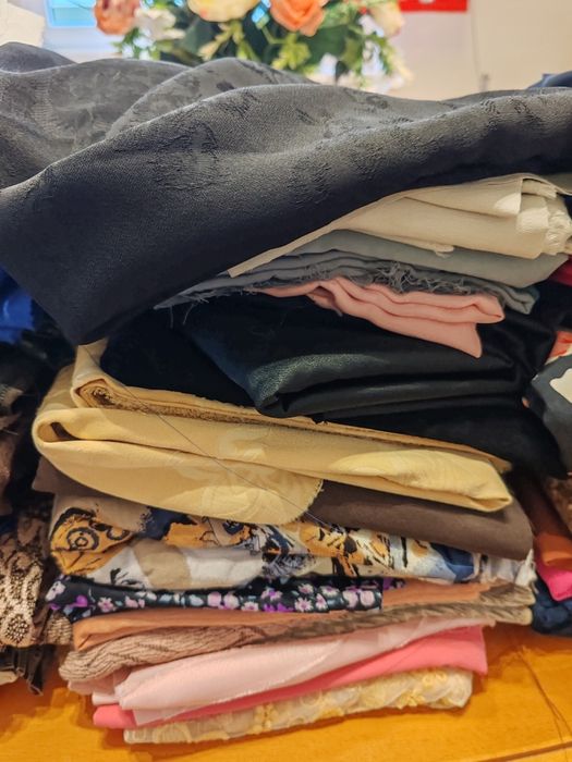 Materiały krawieckie do szycia około 20kg