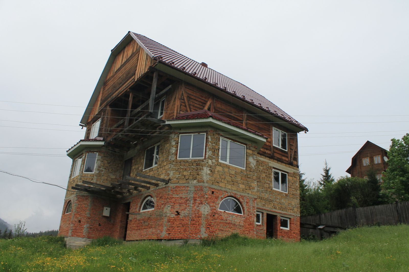 Продаж незавершене будівництво з підведеним світлом с. Яблуниця