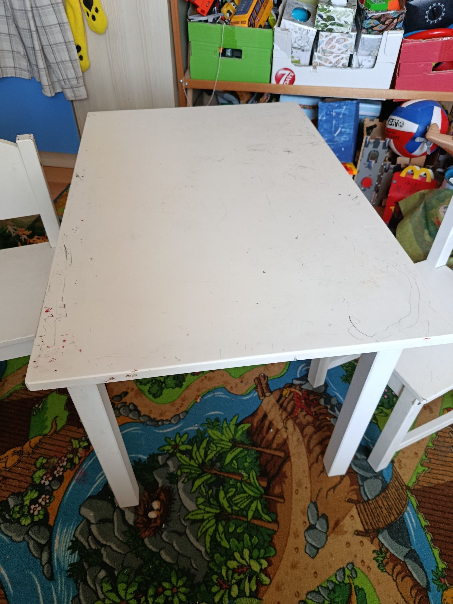 Stolik i krzesełka Ikea