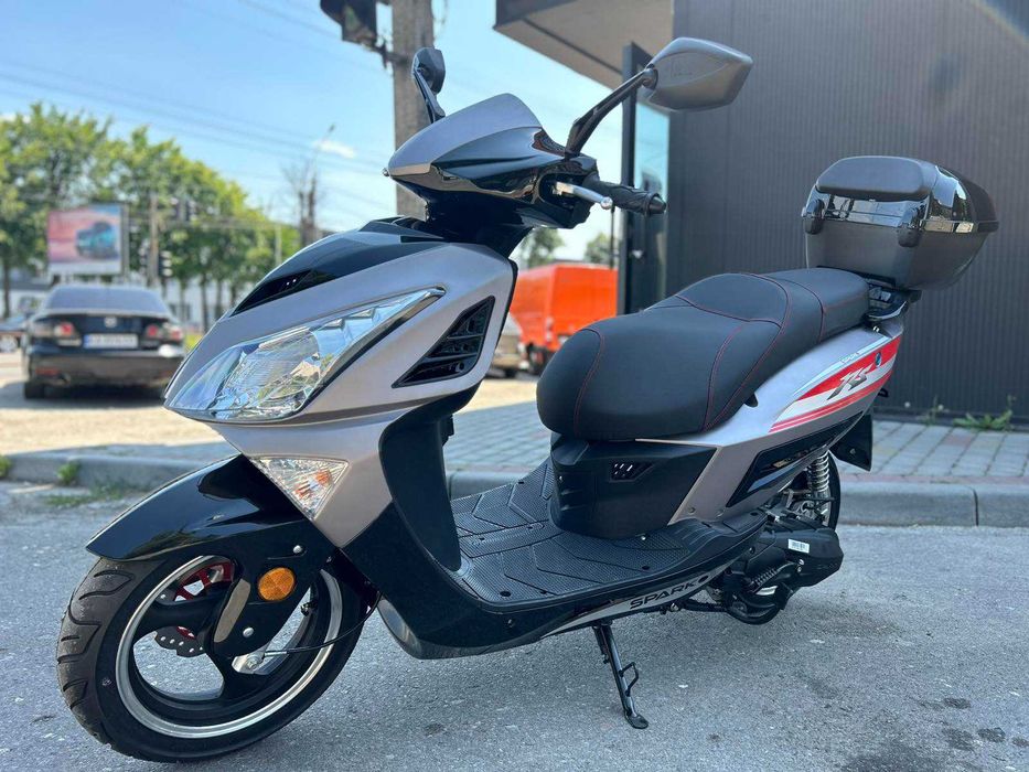 Скутер SPARK SP150S-17R