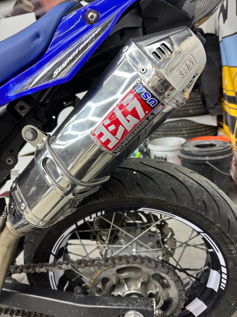 Yoshimura. Db killer średnica zewnętrzna 49mm.