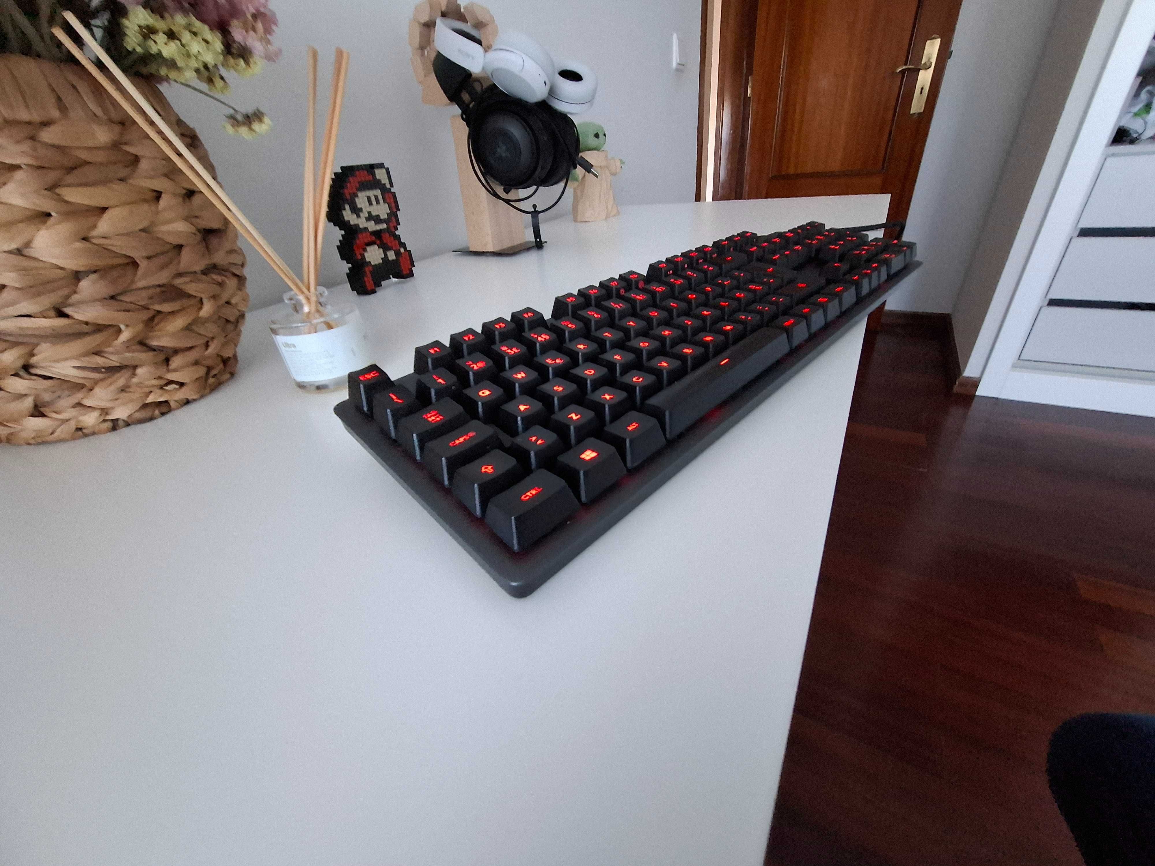 Teclado Logitech G413 carbon