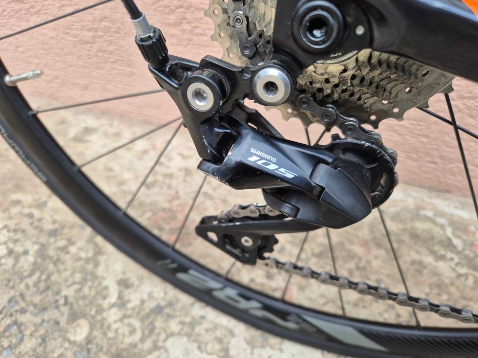 Rower szosowy Giant Defy disc, full carbon