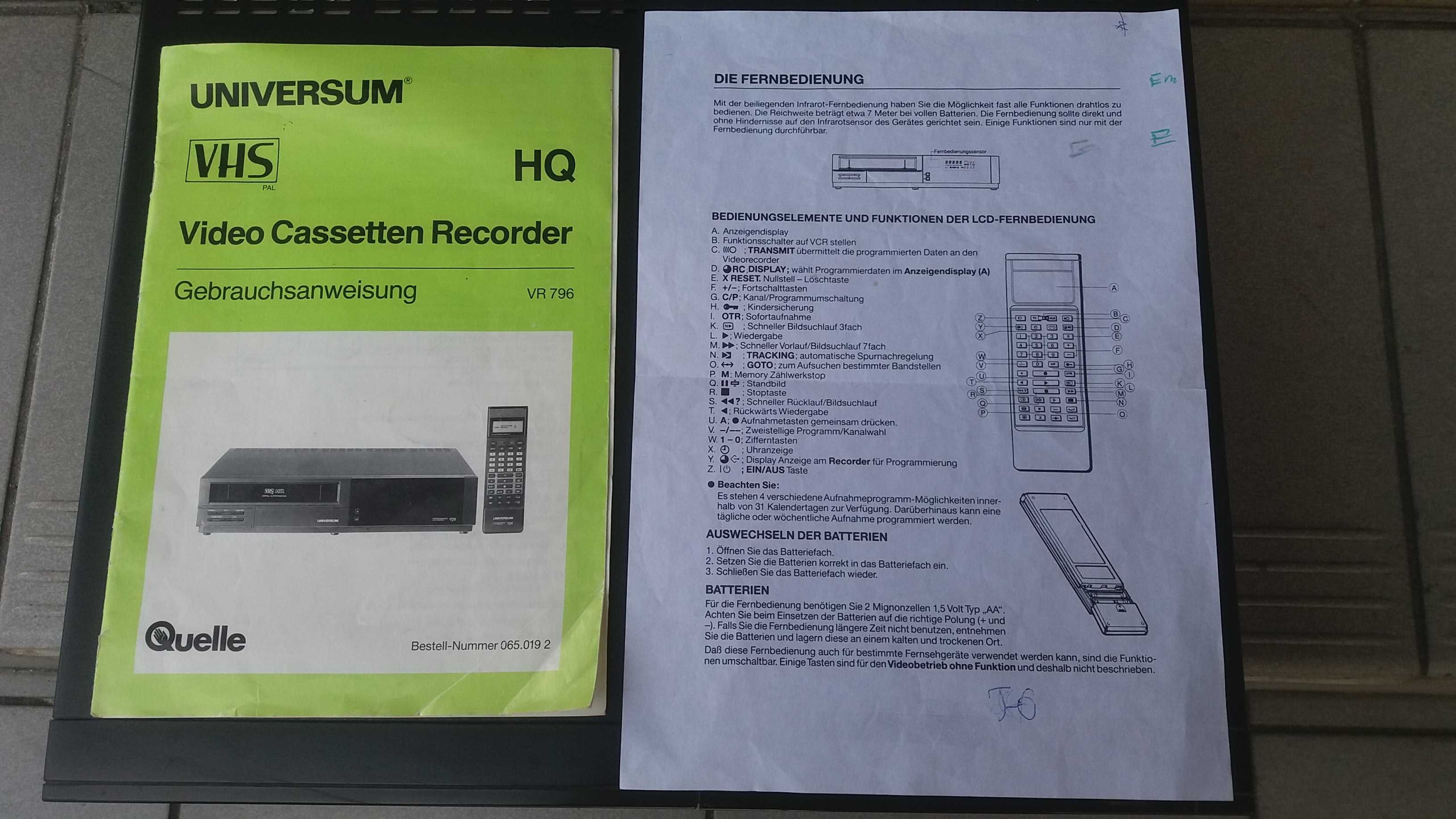 1980-te   Magnetowid  VHS   UNIWERSUM  , made in Germany