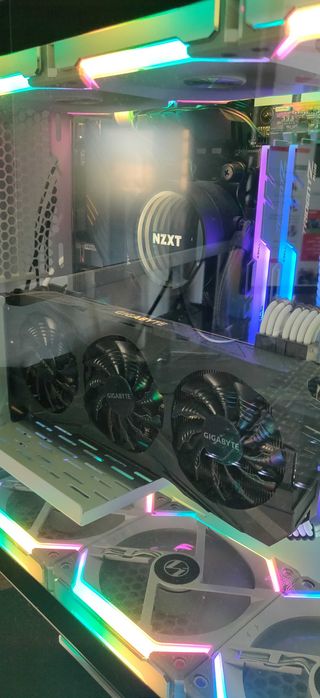 Placa gráfica NVIDIA GTX 1080TI Gigabyte 11 GB