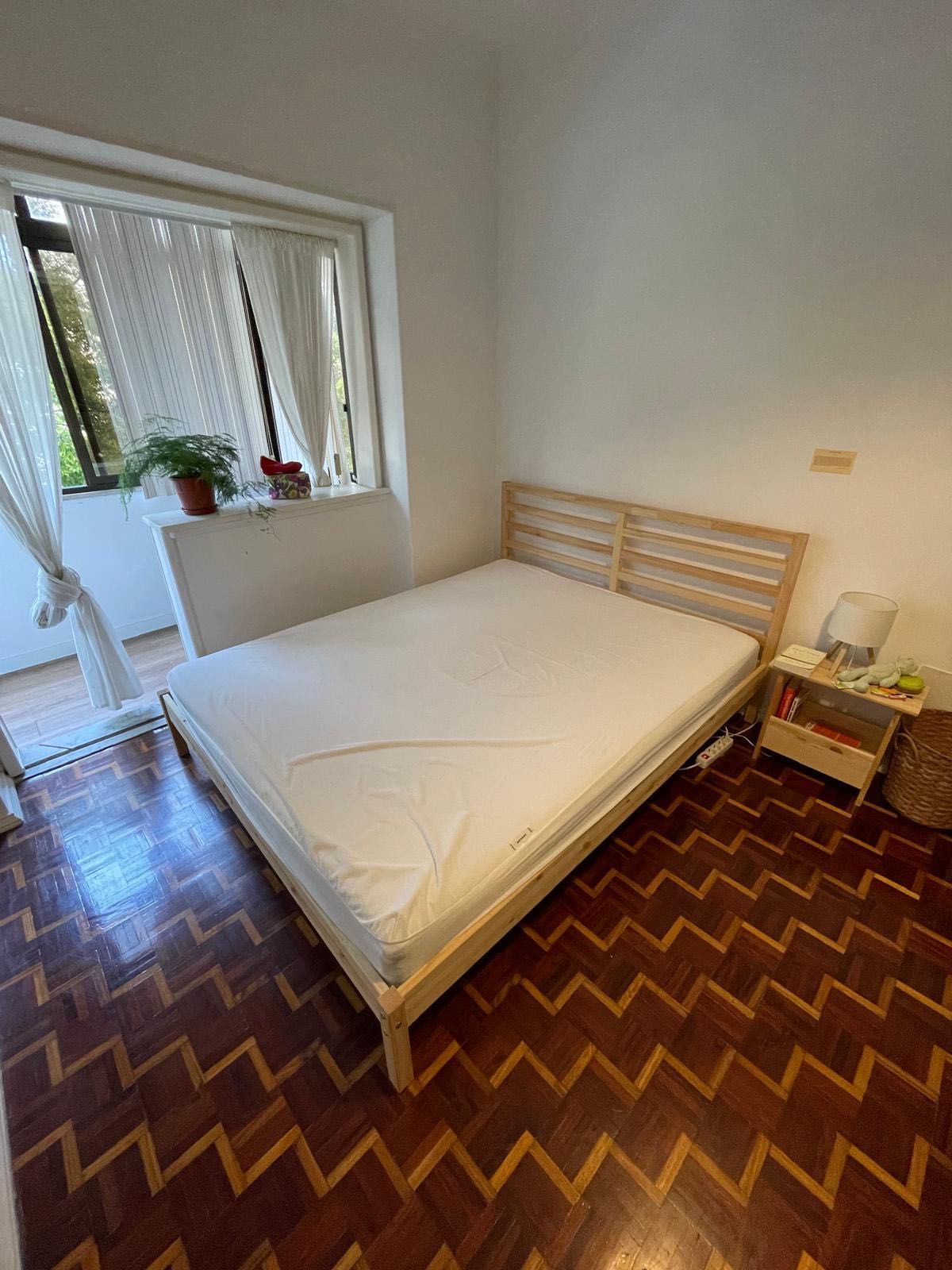 Cama 160x200 Tarva Ikea (sem colchão)