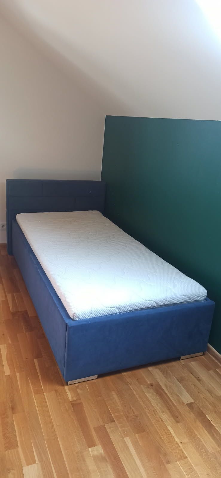 Materac 90 x 200 Lumnis Active firmy Hilding plus łóżko tapicerowane